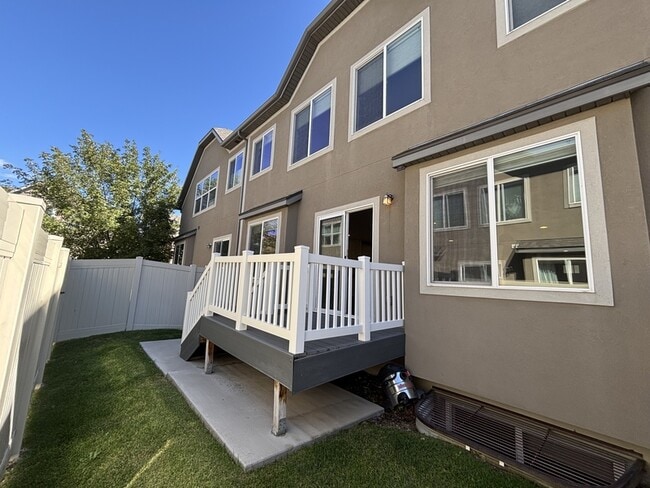 Building Photo - 5052 Moray Ct
