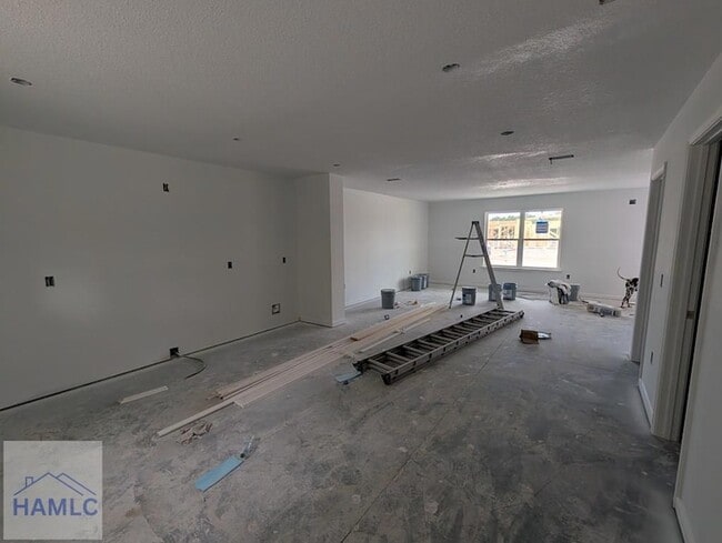 Building Photo - 20-B1 Frasier Ln SW