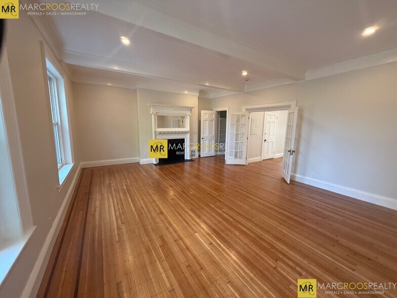 Building Photo - 1726 Beacon St