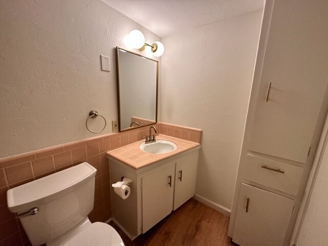 Building Photo - 1304 Mariposa Dr