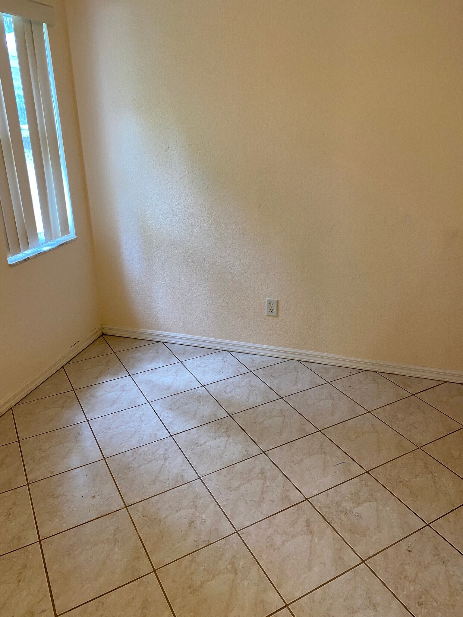 Building Photo - 11812 D Allyon Dr