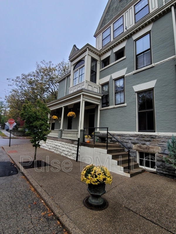 Building Photo - 530 Garrard St