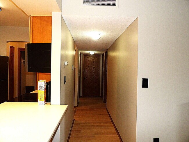 Building Photo - Beautiful 2 Bed | 2 Bath Condo in Roseville