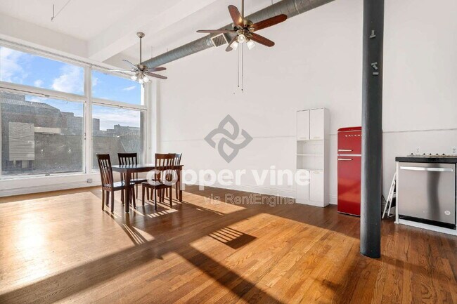 Building Photo - 1617 California St