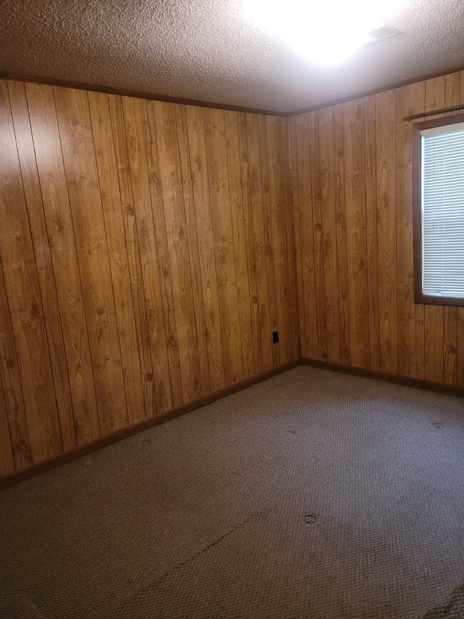 Building Photo - Charming 2 Bedroom Duplex in Jonesboro - Perfect for Comfortable Living