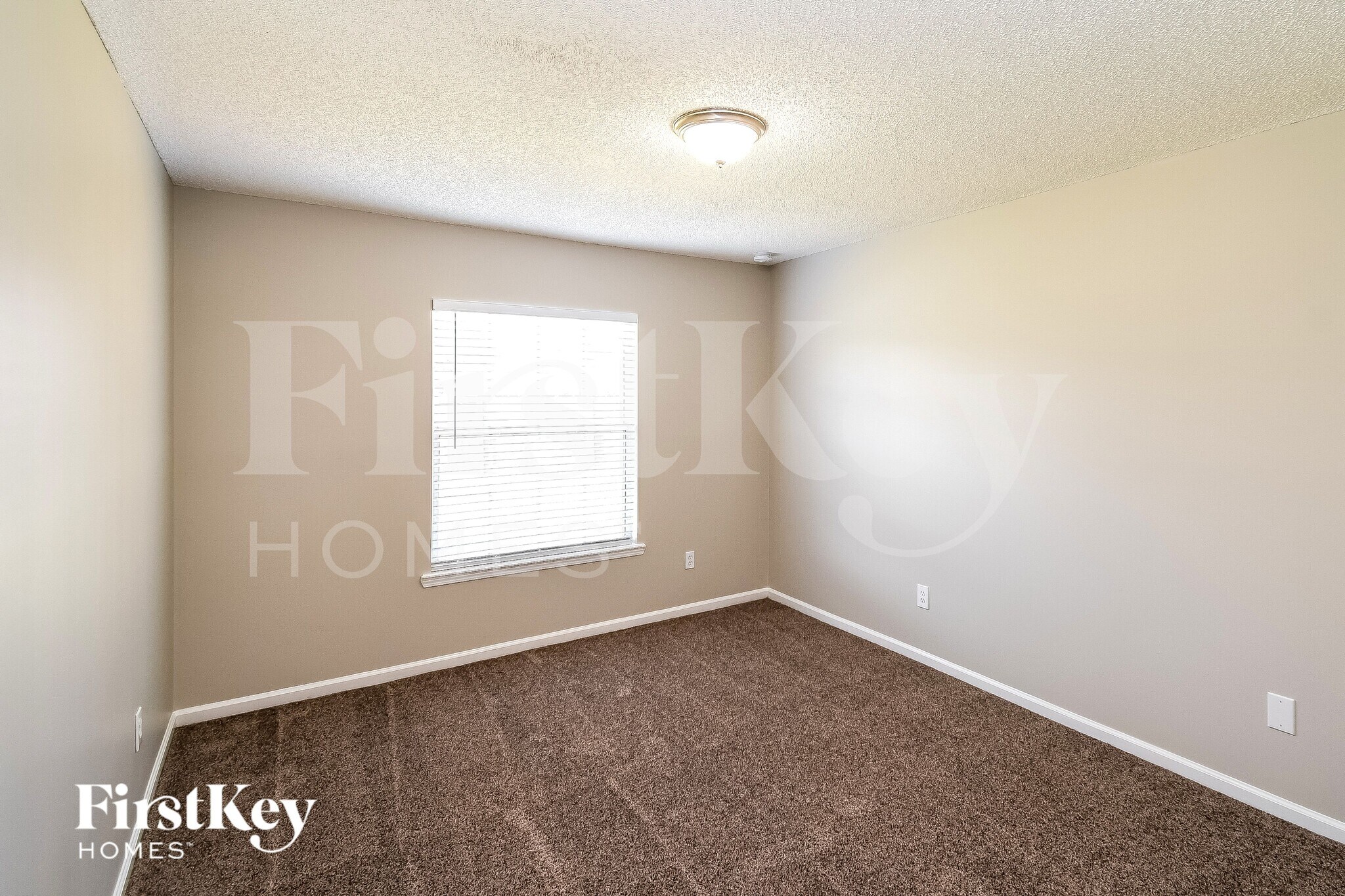 Building Photo - 4630 Pebble Brook Dr