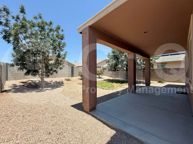 Building Photo - 24758 W Huntington Dr