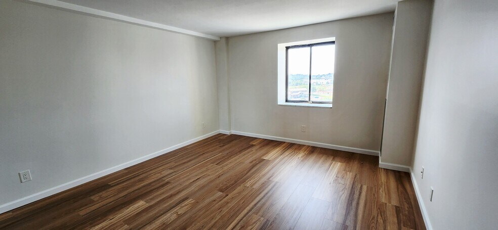 Building Photo - 382 Ocean Ave
