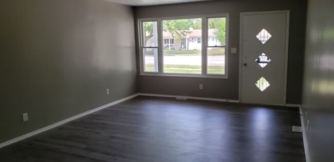 Building Photo - Great single family home!
