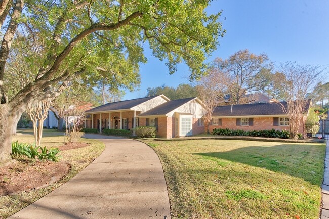 Building Photo - 11407 S Chestwood Dr