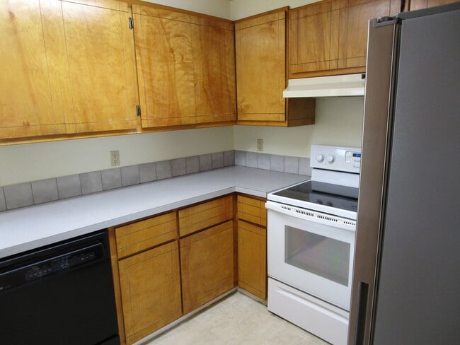 Building Photo - 3 Bedroom, 2 Bathroom Home near Middle Sch...