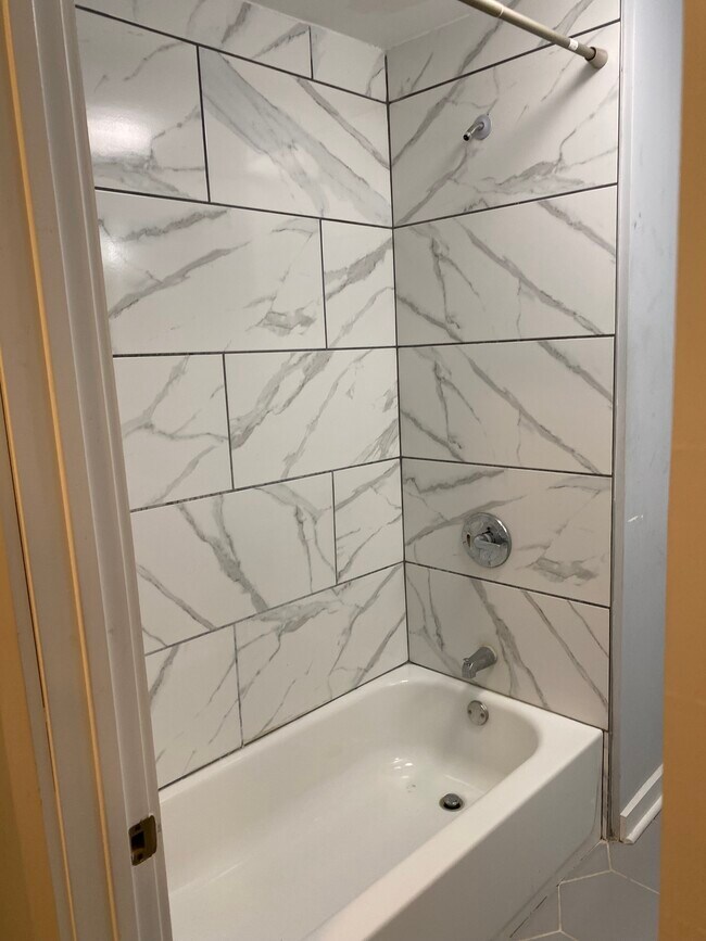 Building Photo - Princeton Ave