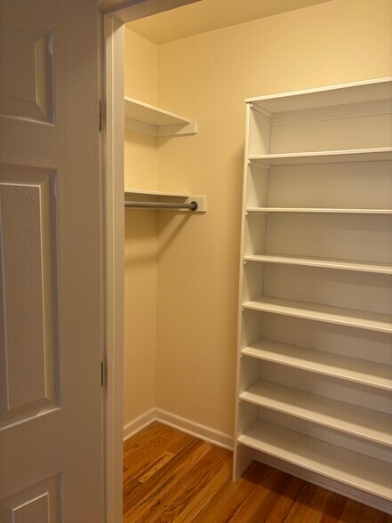 Building Photo - 398 Franklin Ave