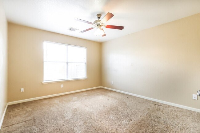 Building Photo - 11422 Seven Sisters Dr