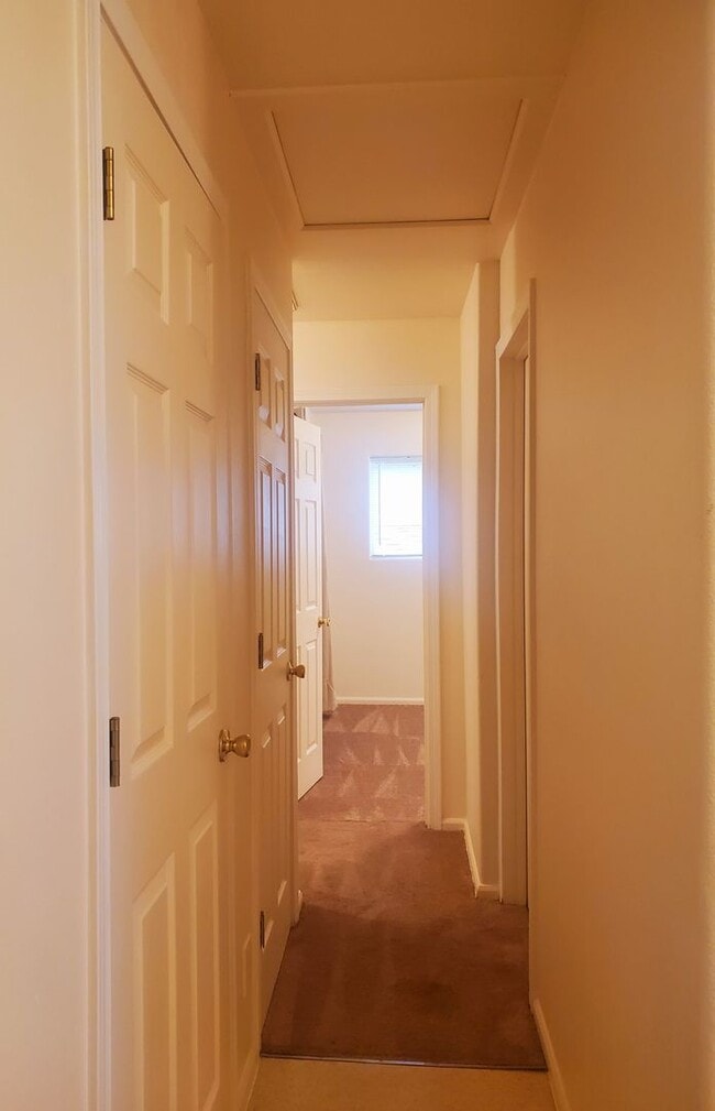 Building Photo - 2 bdrm, 1 bath house $1895 rent,