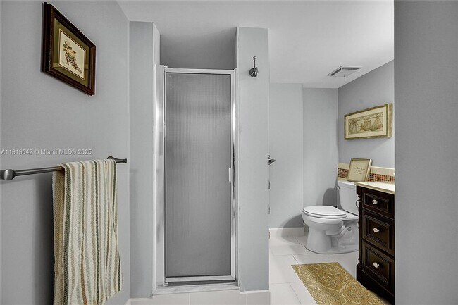 Building Photo - 3200 Port Royale Dr N