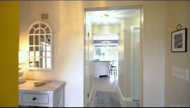 Building Photo - 1 Shadow Vale Dr