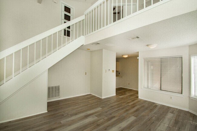 Building Photo - 4242 N Capistrano Dr