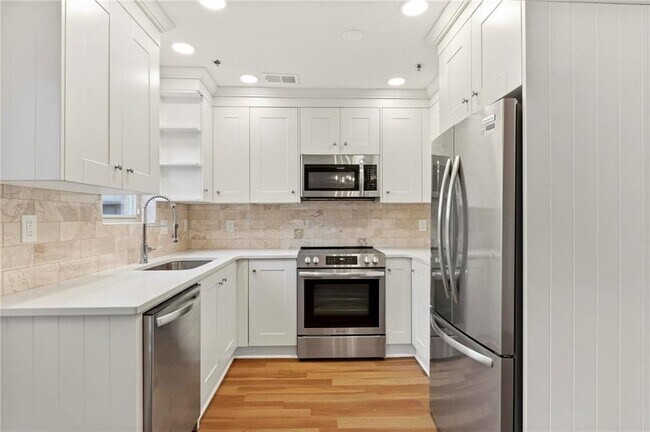 Building Photo - 245 Winding River Dr