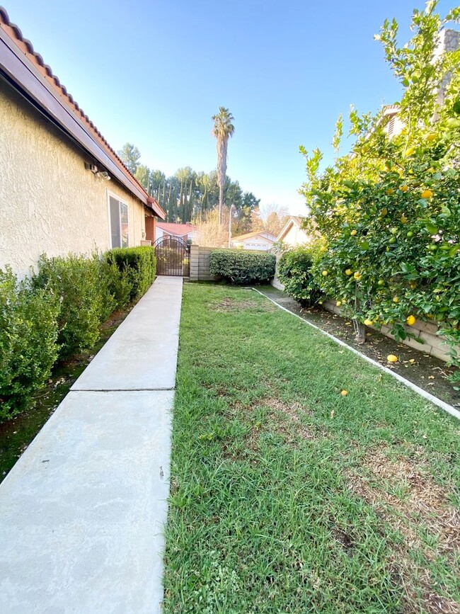 Building Photo - Single Story Home in Walnut Unified School...