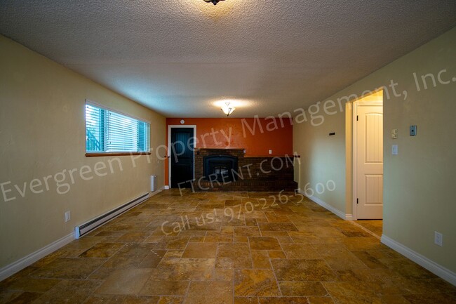 Building Photo - Fantastic 4 bedroom, 2 bathroom near Overl...
