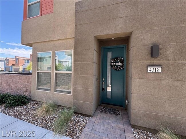 Building Photo - Modern Furnished Optional 3 Bedroom Townhome in Prime Southern Highlands Location