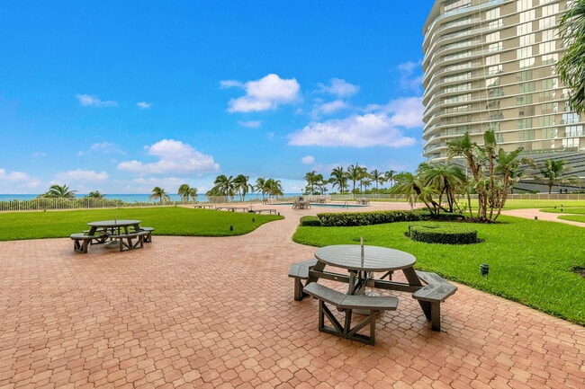 Building Photo - 750 N Ocean Blvd