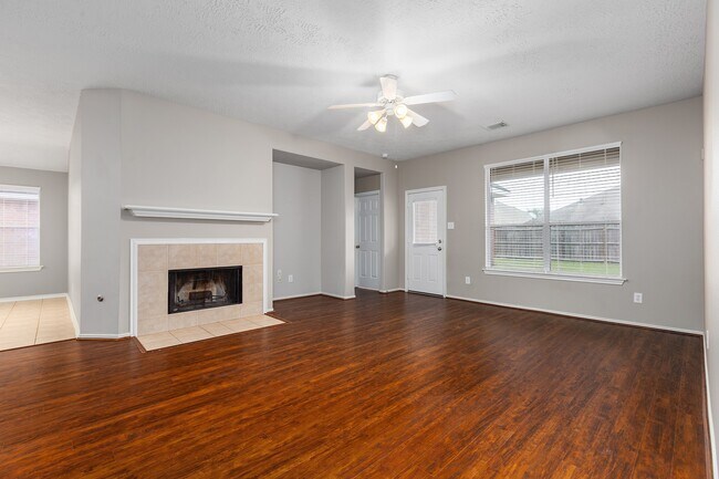 Building Photo - 18126 Stone Trail Manor Dr