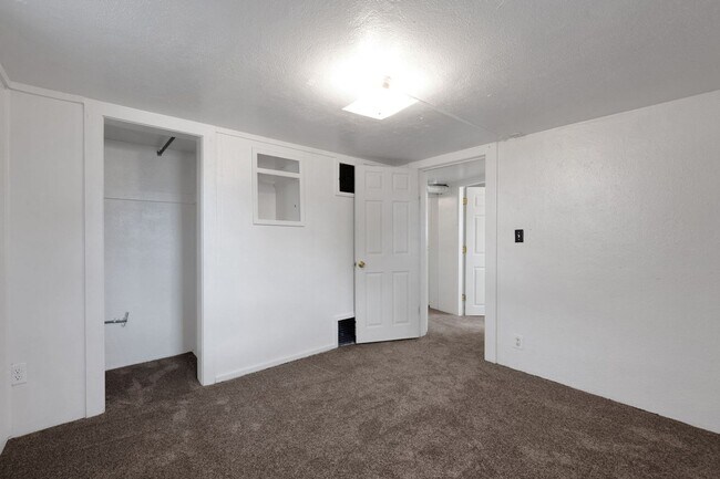 Building Photo - Spacious 4BR House in Greeley