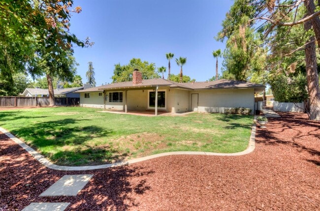 Building Photo - 2553 W Scott Ave