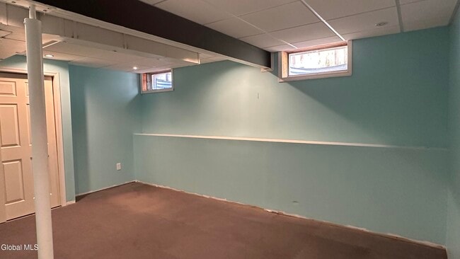 Building Photo - 21 Skylark Dr