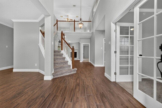 Building Photo - 108 Oak Creek Ln
