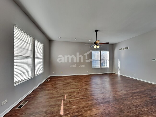 Building Photo - 2364 Chesapeake Bay