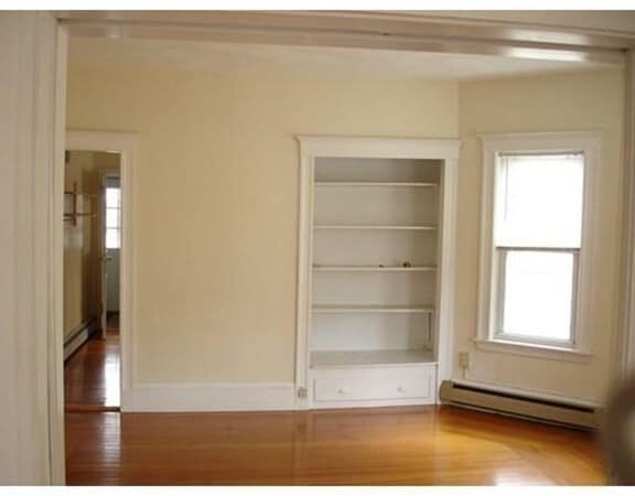 Building Photo - 19 Curtis St