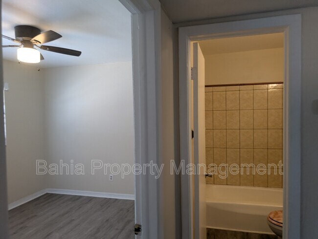 Building Photo - 8944 Temple Terrace Hwy