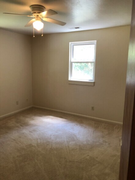 Building Photo - 2254 Wolf St