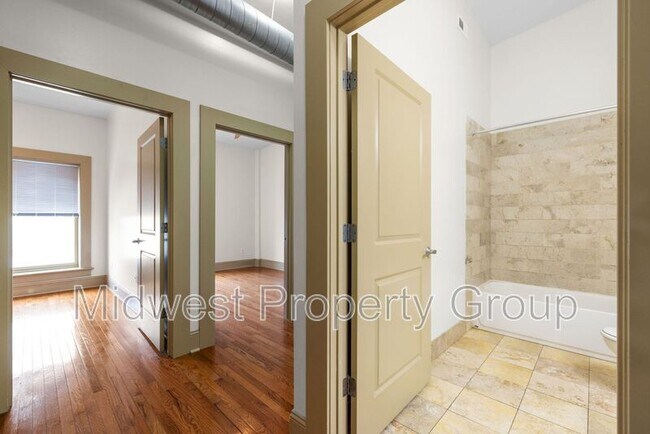 Building Photo - 4244 Chouteau Ave
