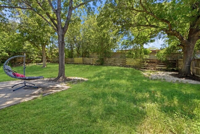 Building Photo - 3206 Albin Dr