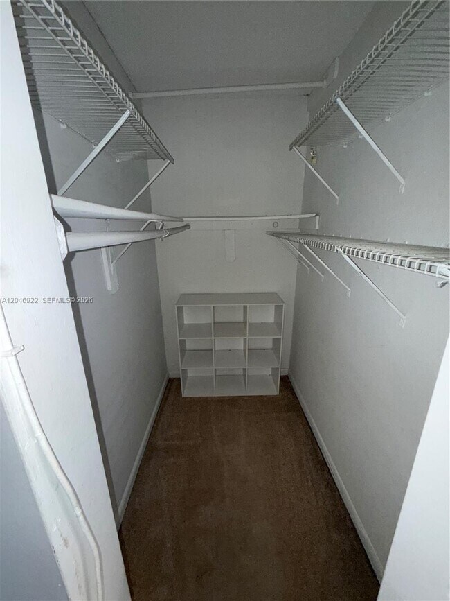 Building Photo - 6960 Miami Gardens Dr