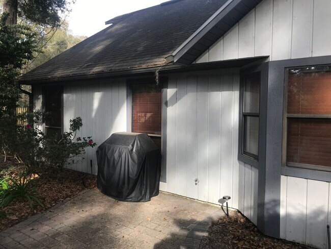 Building Photo - Beautifully Renovated Home in The Reserve!