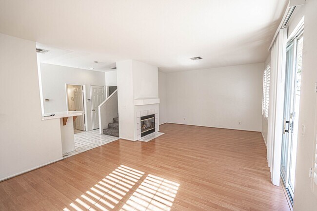Building Photo - 25410 Dry Creek Ct