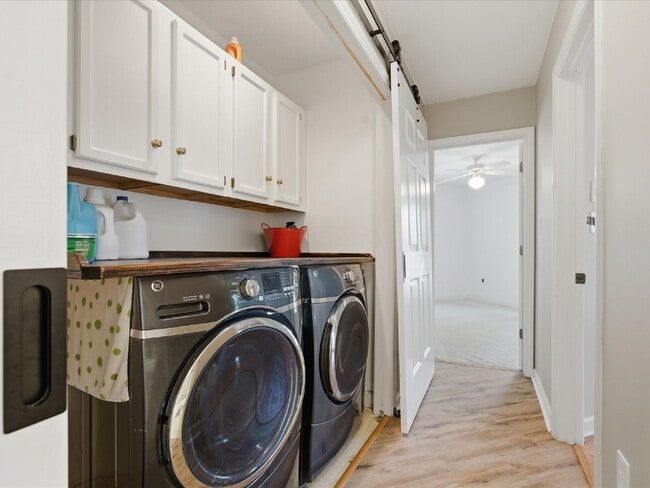 Building Photo - 9437 Fairmead Dr