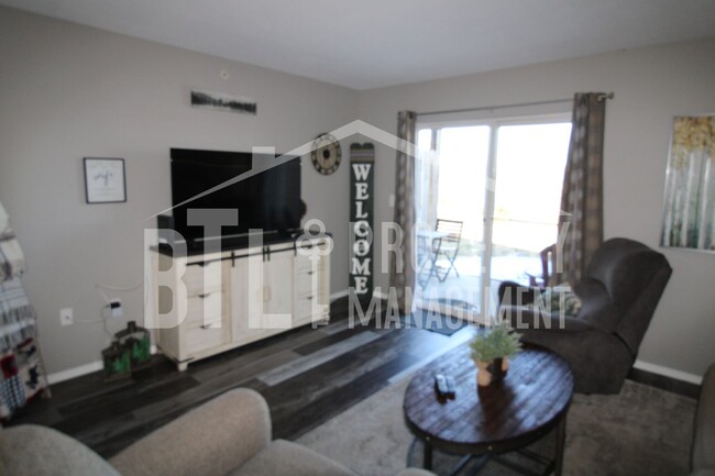 Building Photo - Beautifully Furnished 3 Bedroom Condo in B...