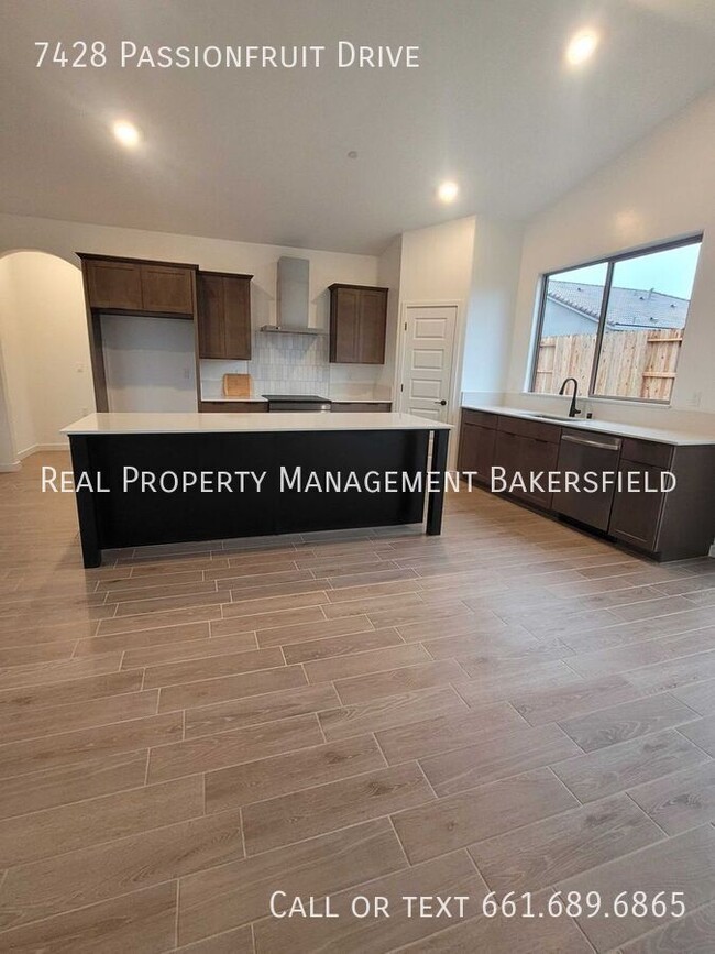 Building Photo - 7428 Passionfruit Dr