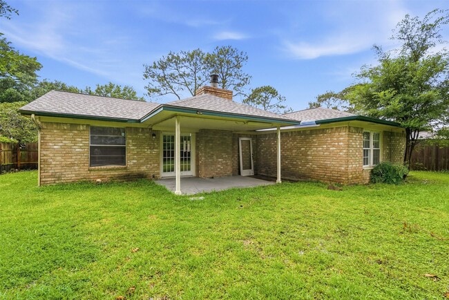 Building Photo - 423 Pickford Dr