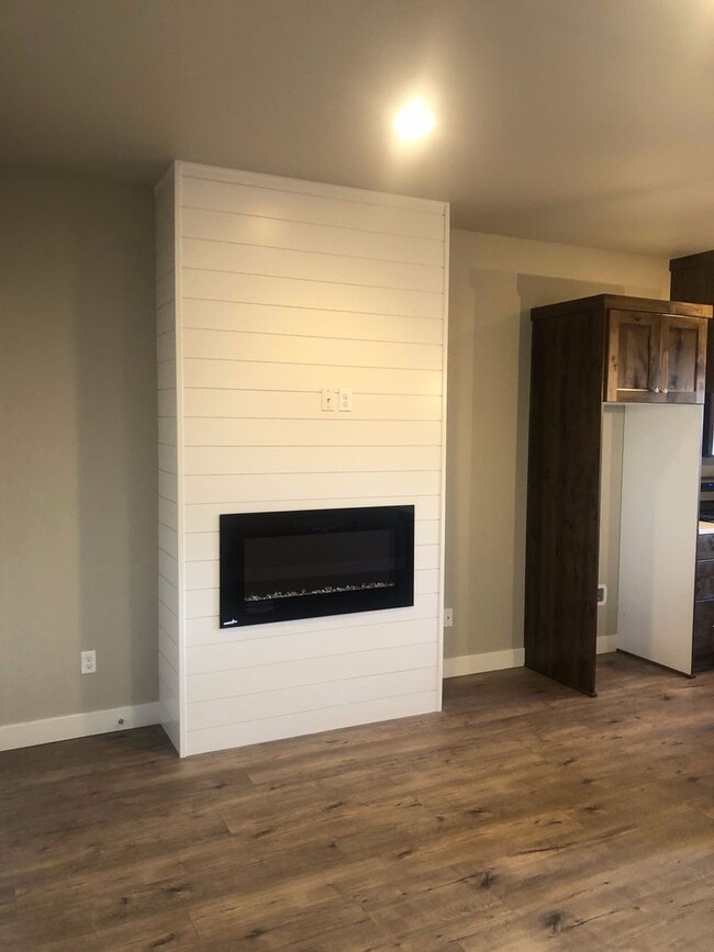 Building Photo - 20136 Reed Ln