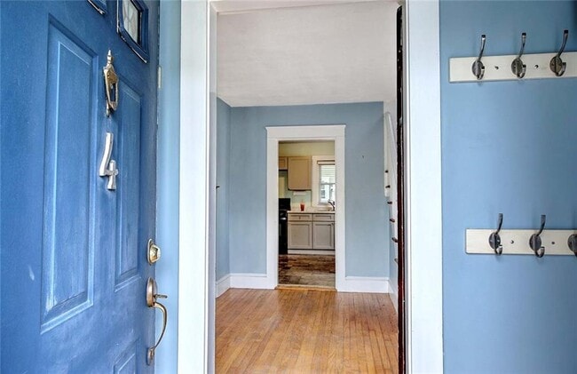 Building Photo - 4 Talbot Manor