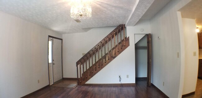 Building Photo - 1010 Buffalo St