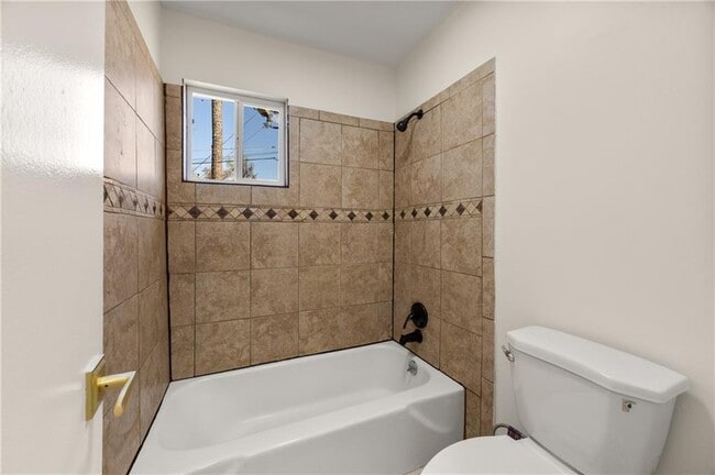 Building Photo - 3298 Abbeywood Dr