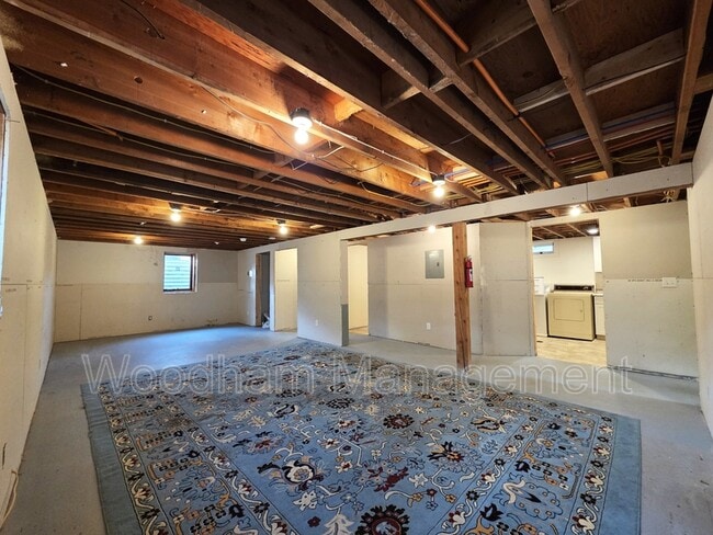 Building Photo - 621 S 14th Ave